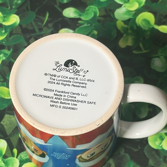 Elf on the Shelf Coffee Mug - Picture 10 of 10